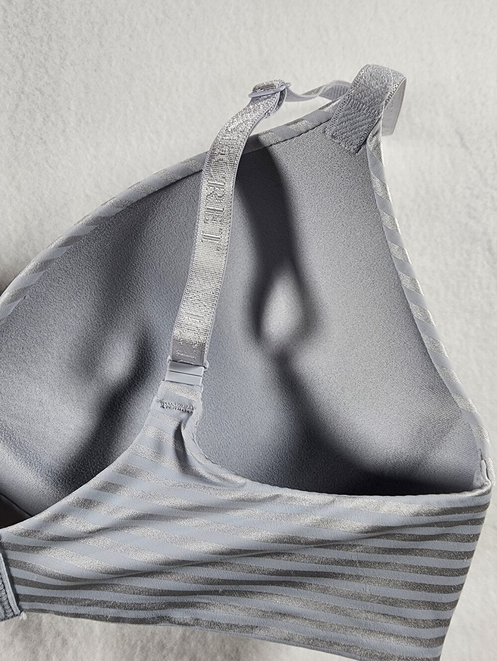 Victoria’s Secret 34D Wireless T-Shirt Bra Silver Metallic Stripe - Picture 9 of 15